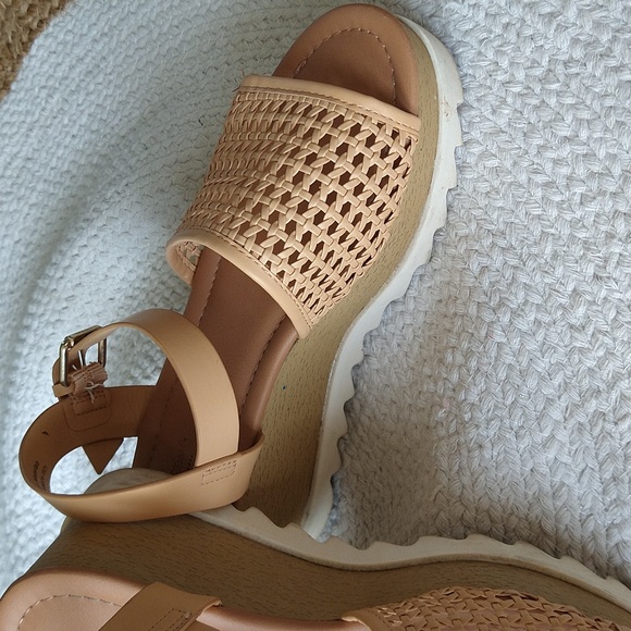 Universal Thread Alba Platform Woven Sandals - Picture 4 of 16